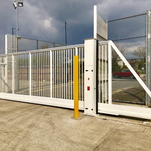 automatic-security-cantilever-gate-chicago