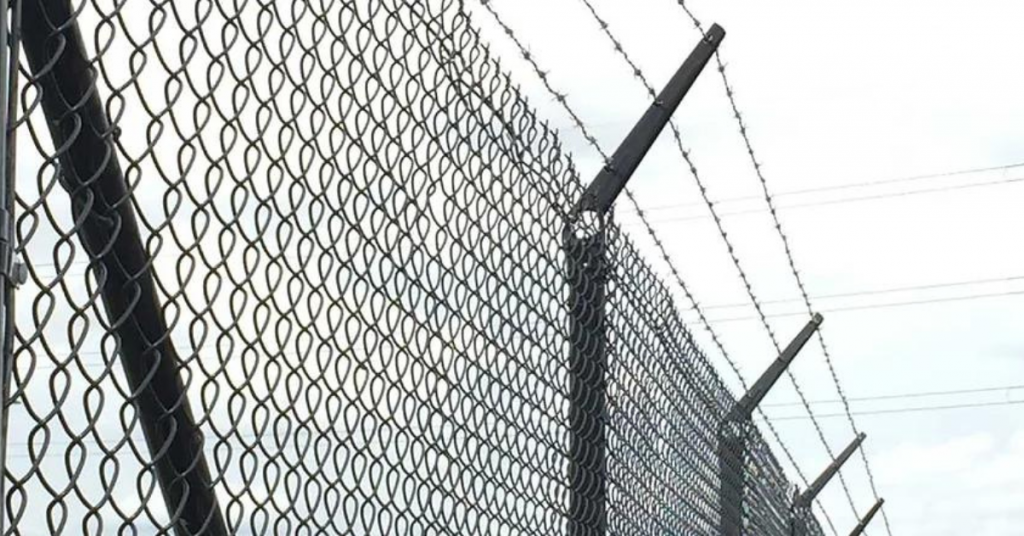 legal requirements for commercial fencing