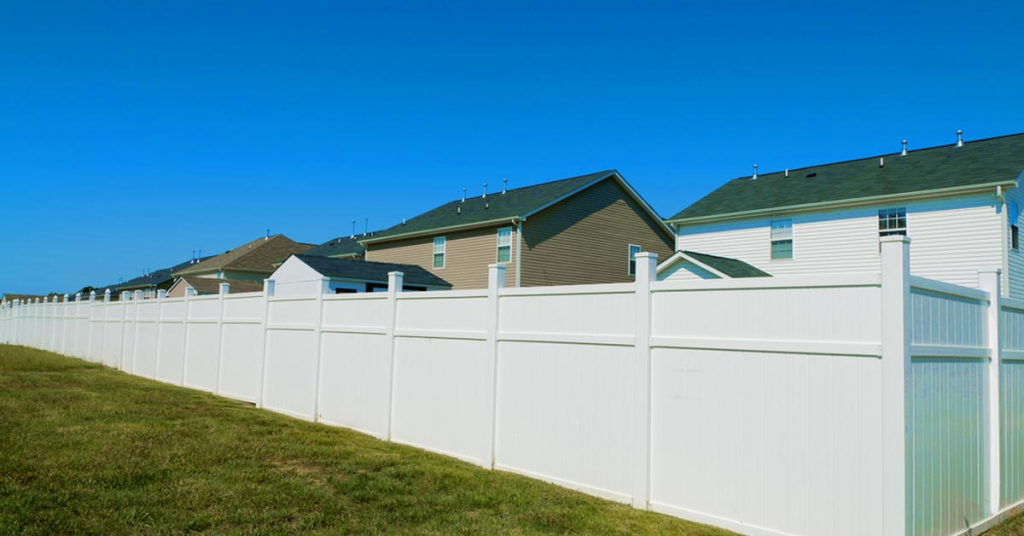 misconceptions about vinyl fence upkeep