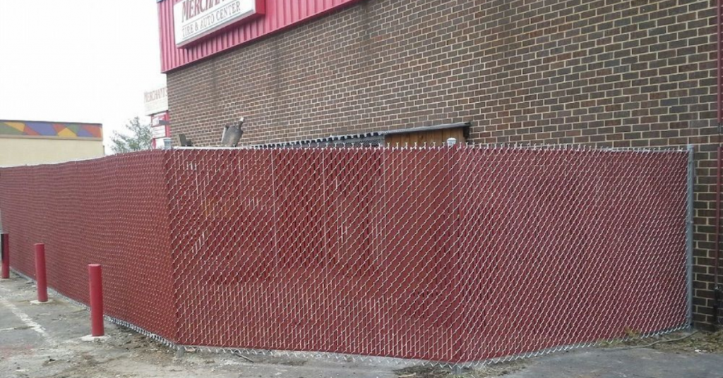 personalizing your chain link fences